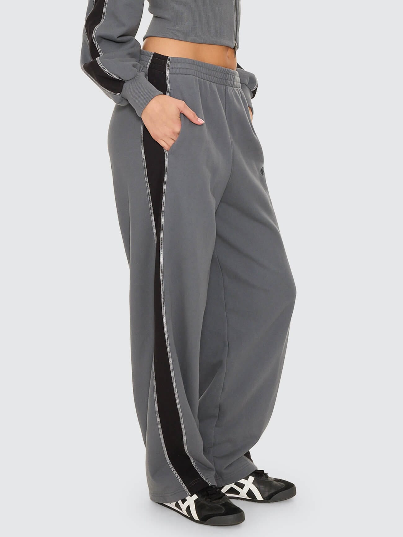 Division 011 Panelled Track Pant - Petrol 4
