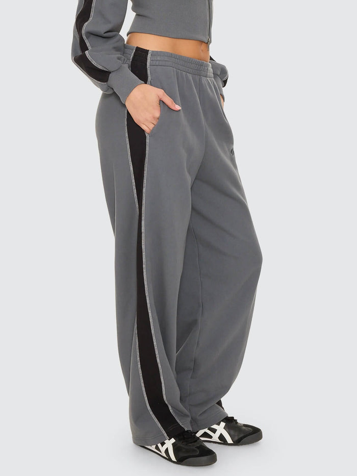 Division 011 Panelled Track Pant - Petrol 4