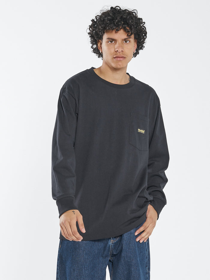 noah long sleeve pocket tee