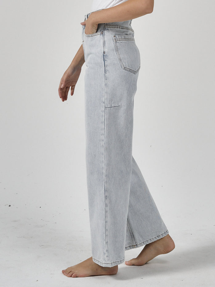 Holly High Rise Wide Jean- Faded Generation Blue