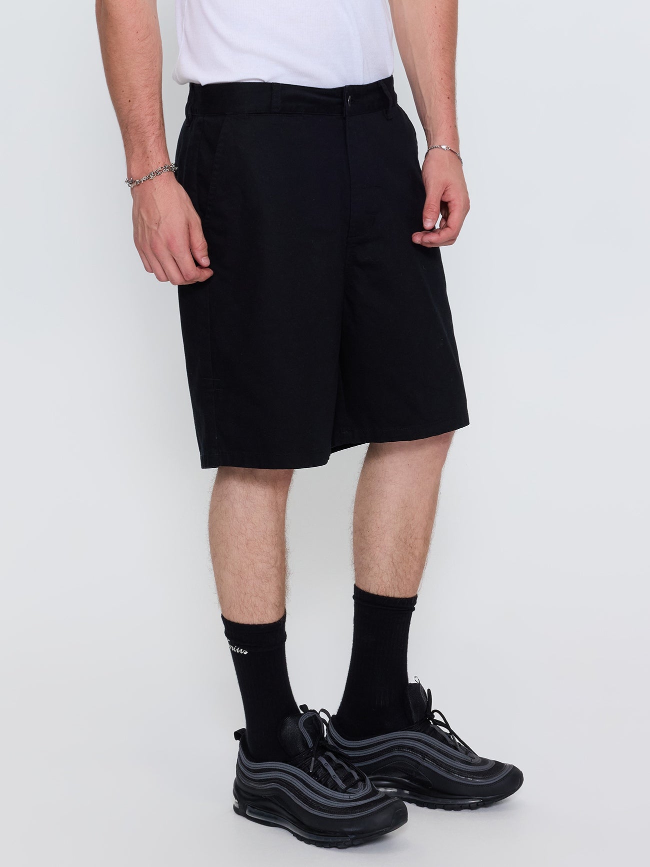 Mid Slacker Chino Short - Black