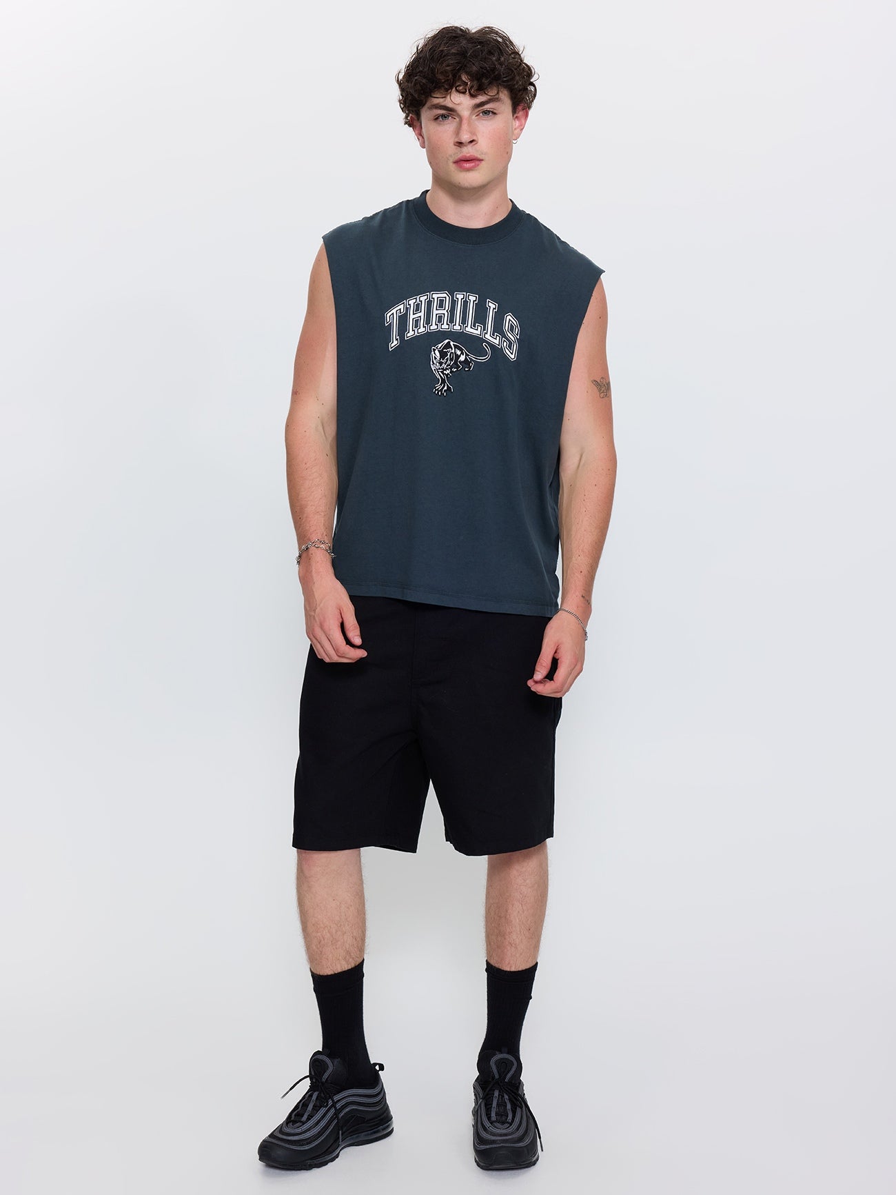 Mid Slacker Chino Short - Black