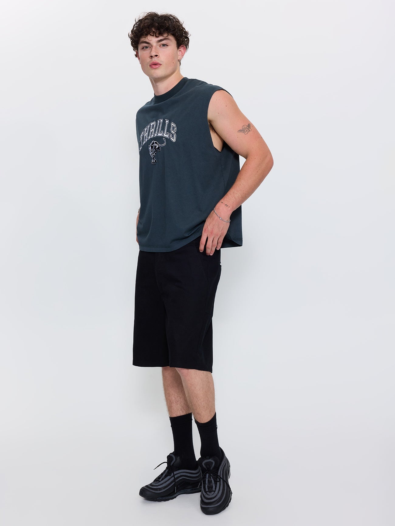 Mid Slacker Chino Short - Black