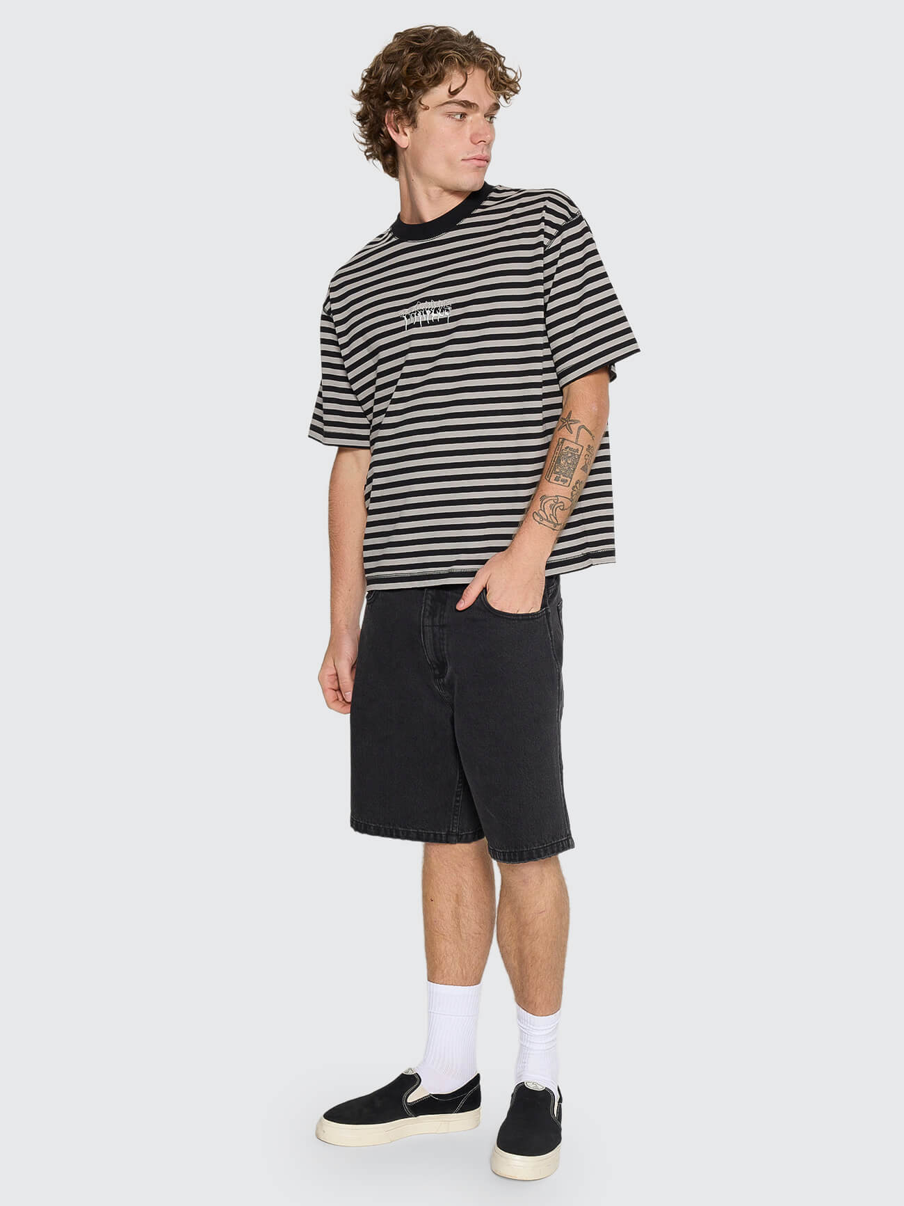 Mid Slacker Relaxed Denim Short - Aged Black 26