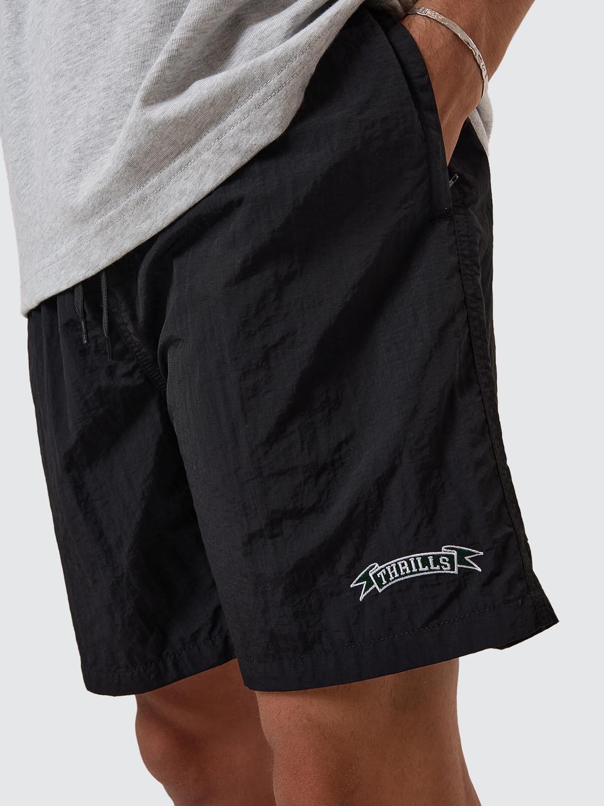 Pennant Volley - Black 28