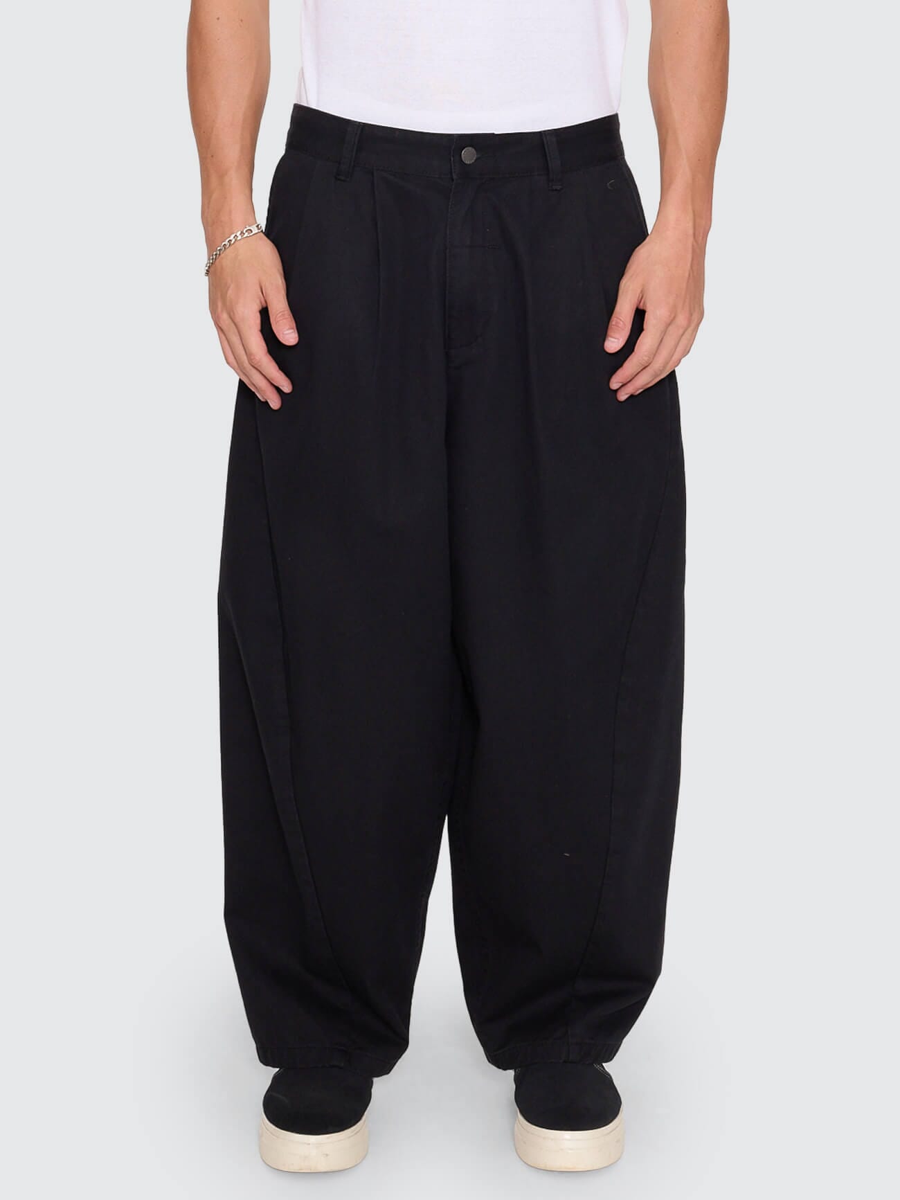 Chaos Barrel Leg Balloon Baggy Pant - Black 26