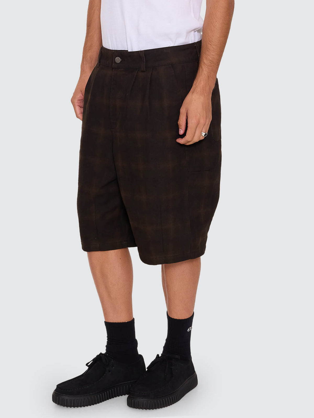Chaos Barrel Leg Check Balloon Baggy Short - Tarmac - Black 26
