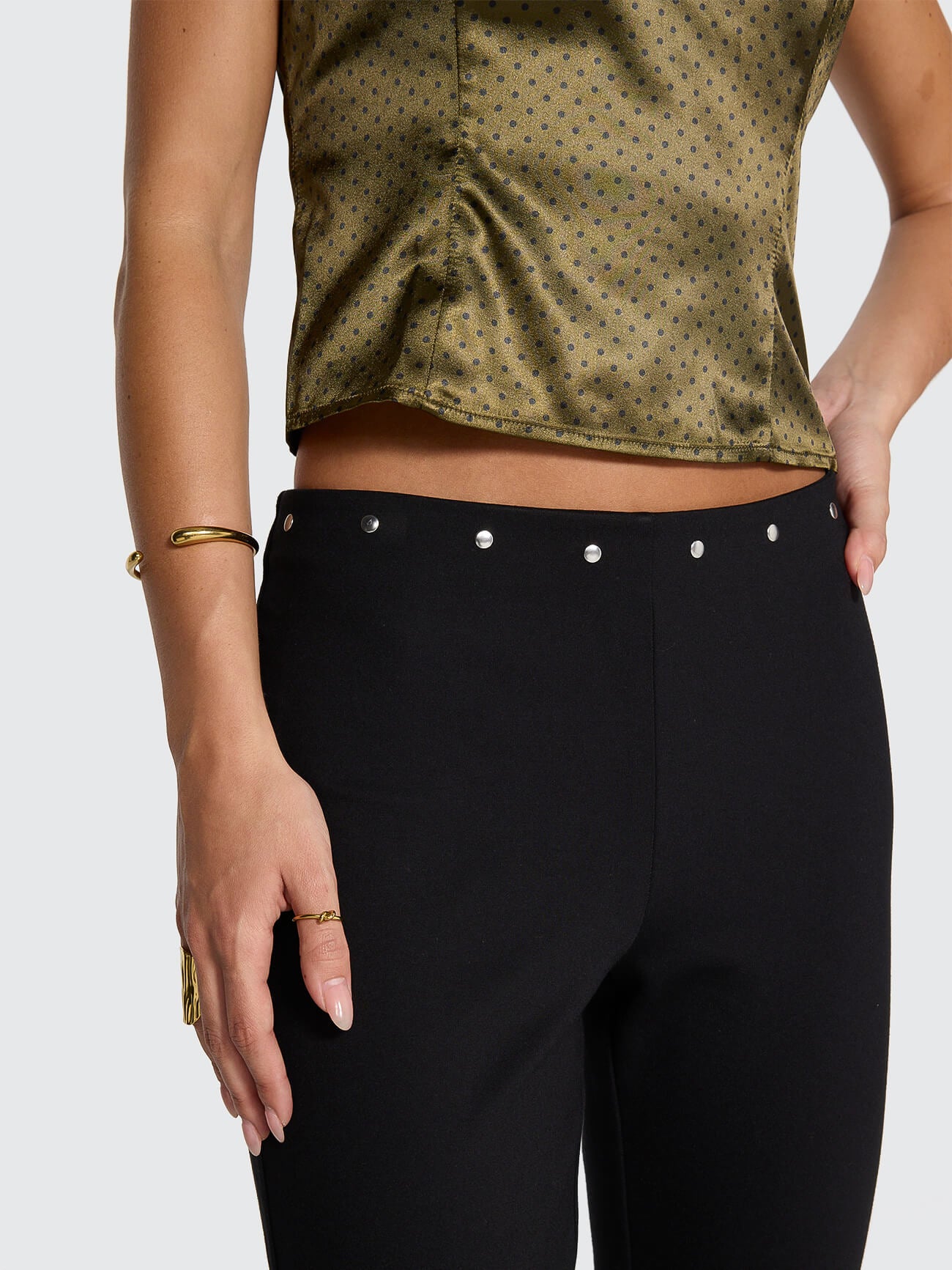 Zephyr Capri Pant - Black 4