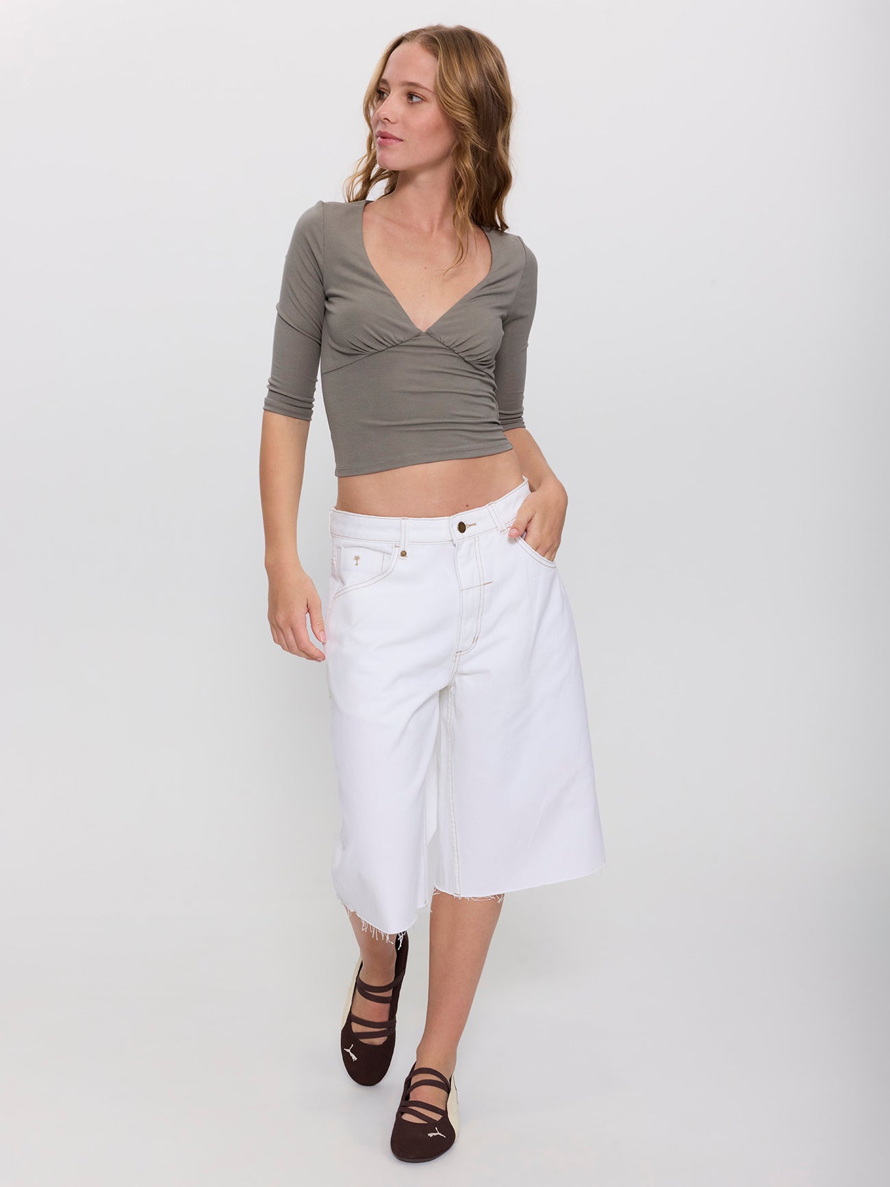 Mia V-Neck 3/4 Sleeve Top - Olive 4