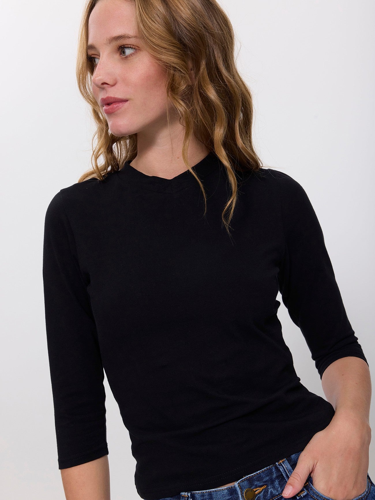 Annie V-Neck 3/4 Sleeve Top - Black 4