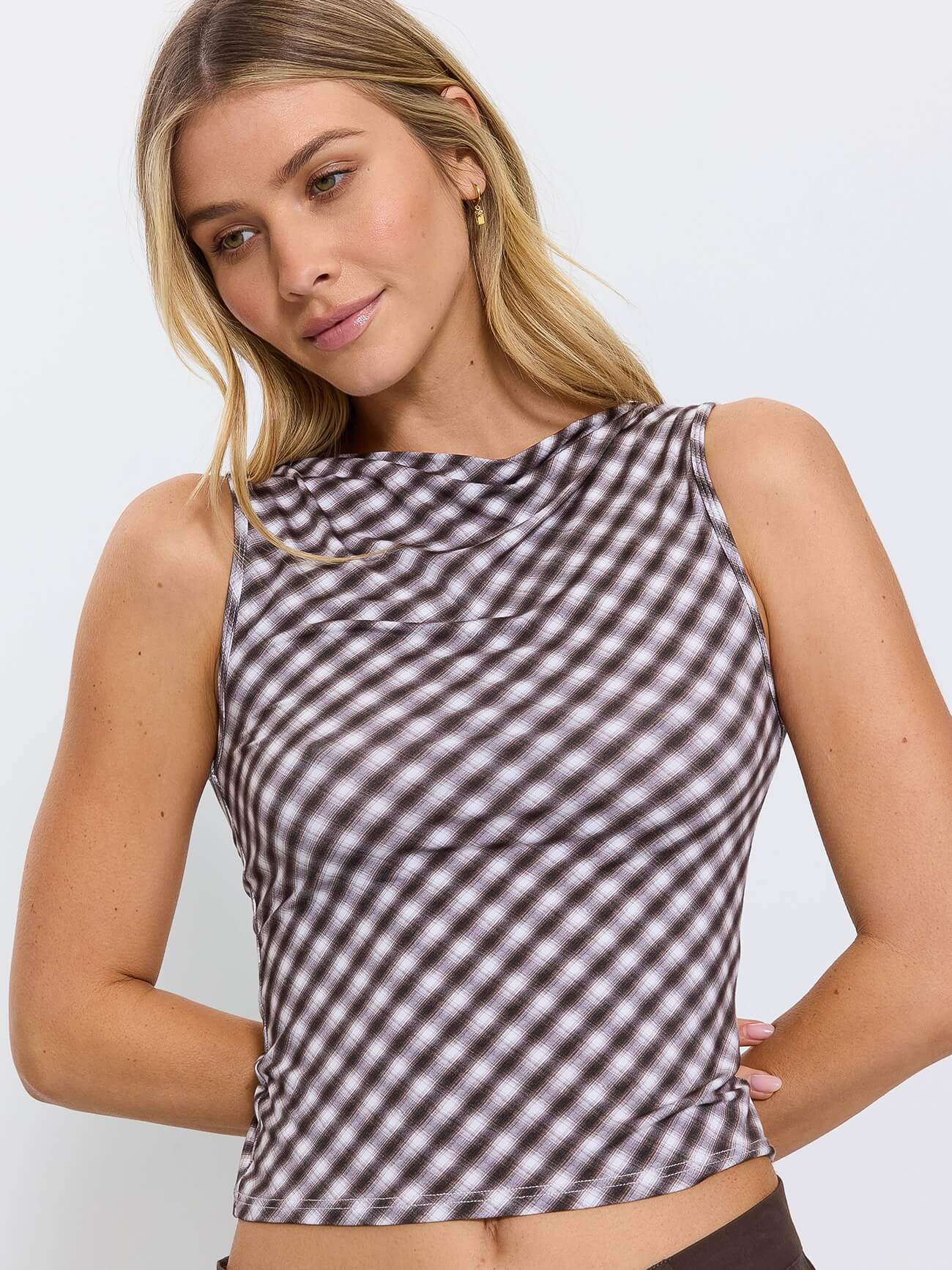 Stagger Check Tank - Black