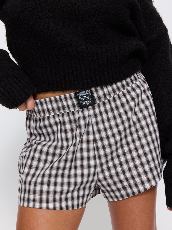 Stagger Check Short - Black