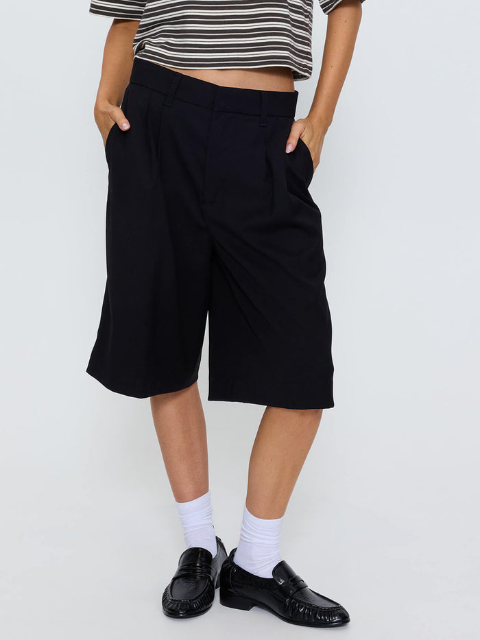 Banks Pleated Short - Black 4
