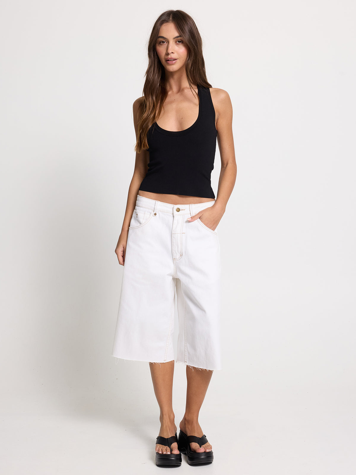 Darcy Low Rise Embro Short - Vintage White