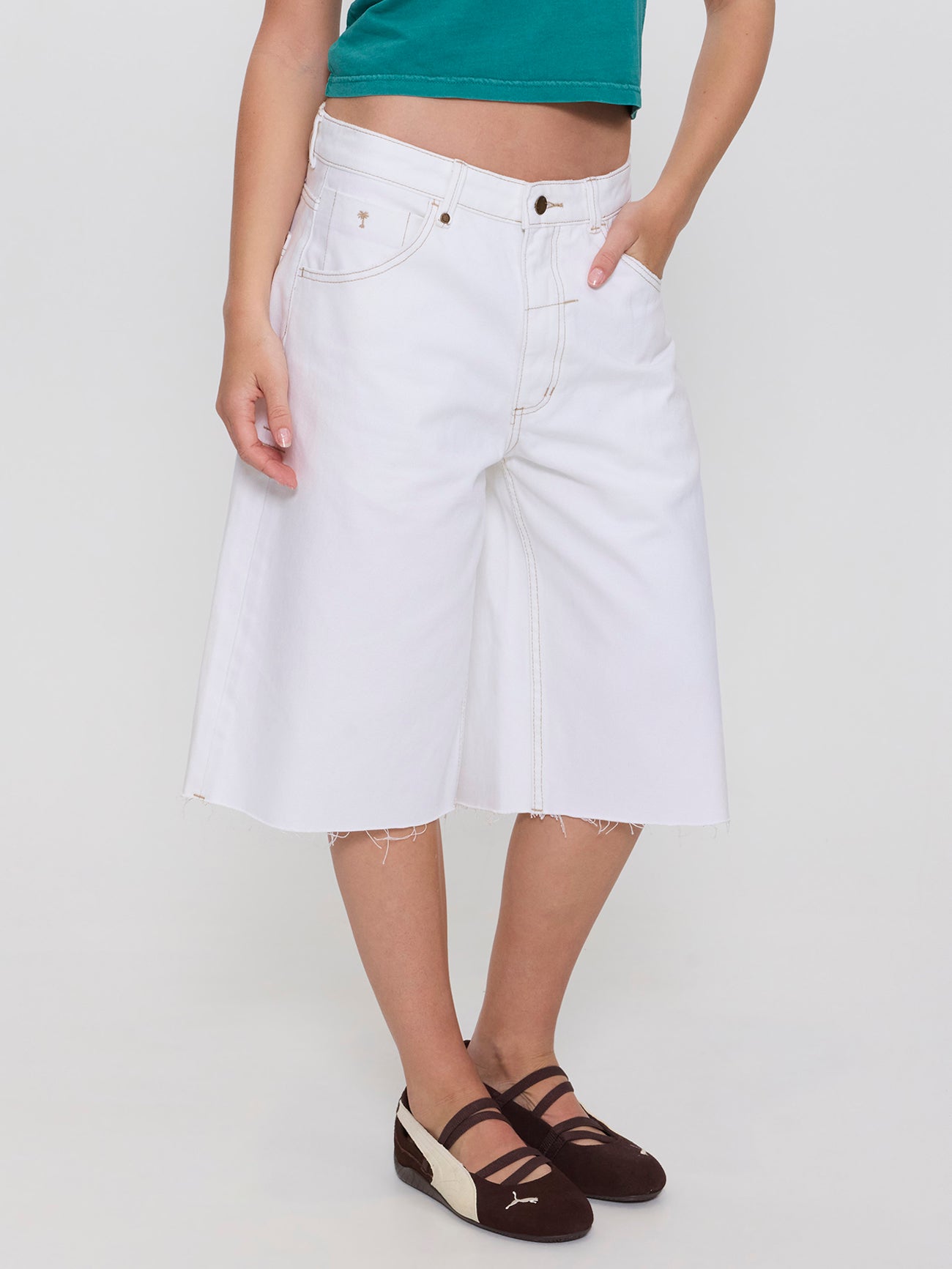 Darcy Low Rise Embro Short - Vintage White 4
