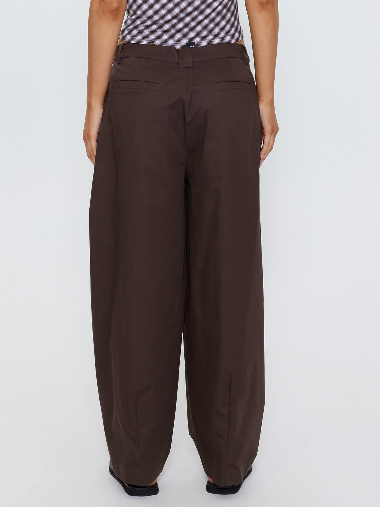 Freddie Tapered Pleat Pant - Brown 4