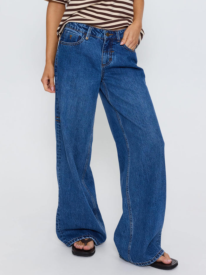Hunter Low Rise Wide Jean - Darker Dust Blue 4