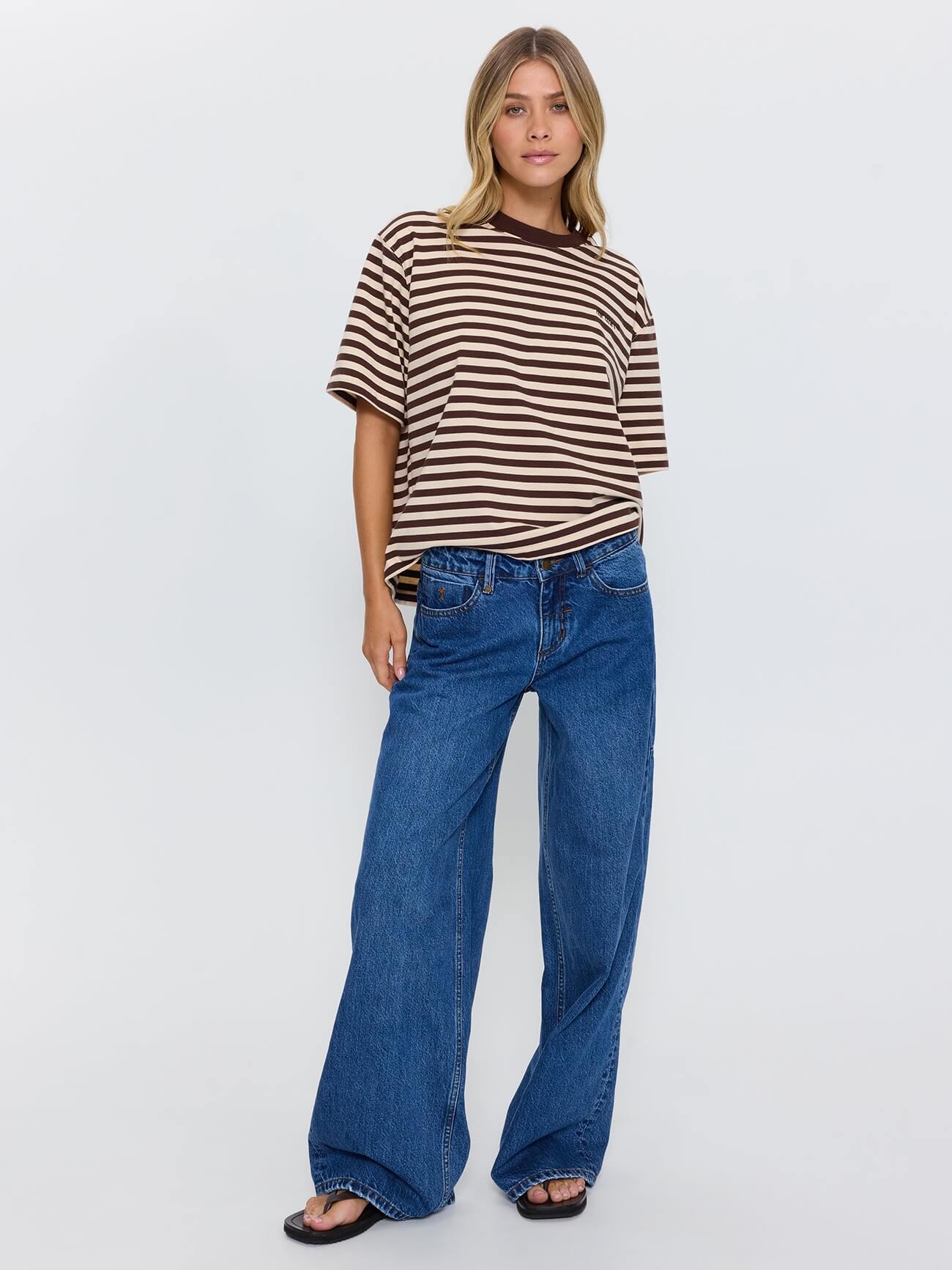Hunter Low Rise Wide Jean - Darker Dust Blue 4
