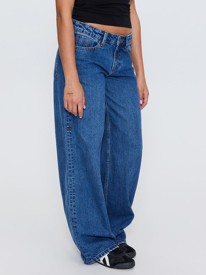 Hunter Low Rise Wide Jean - Darker Dust Blue 4