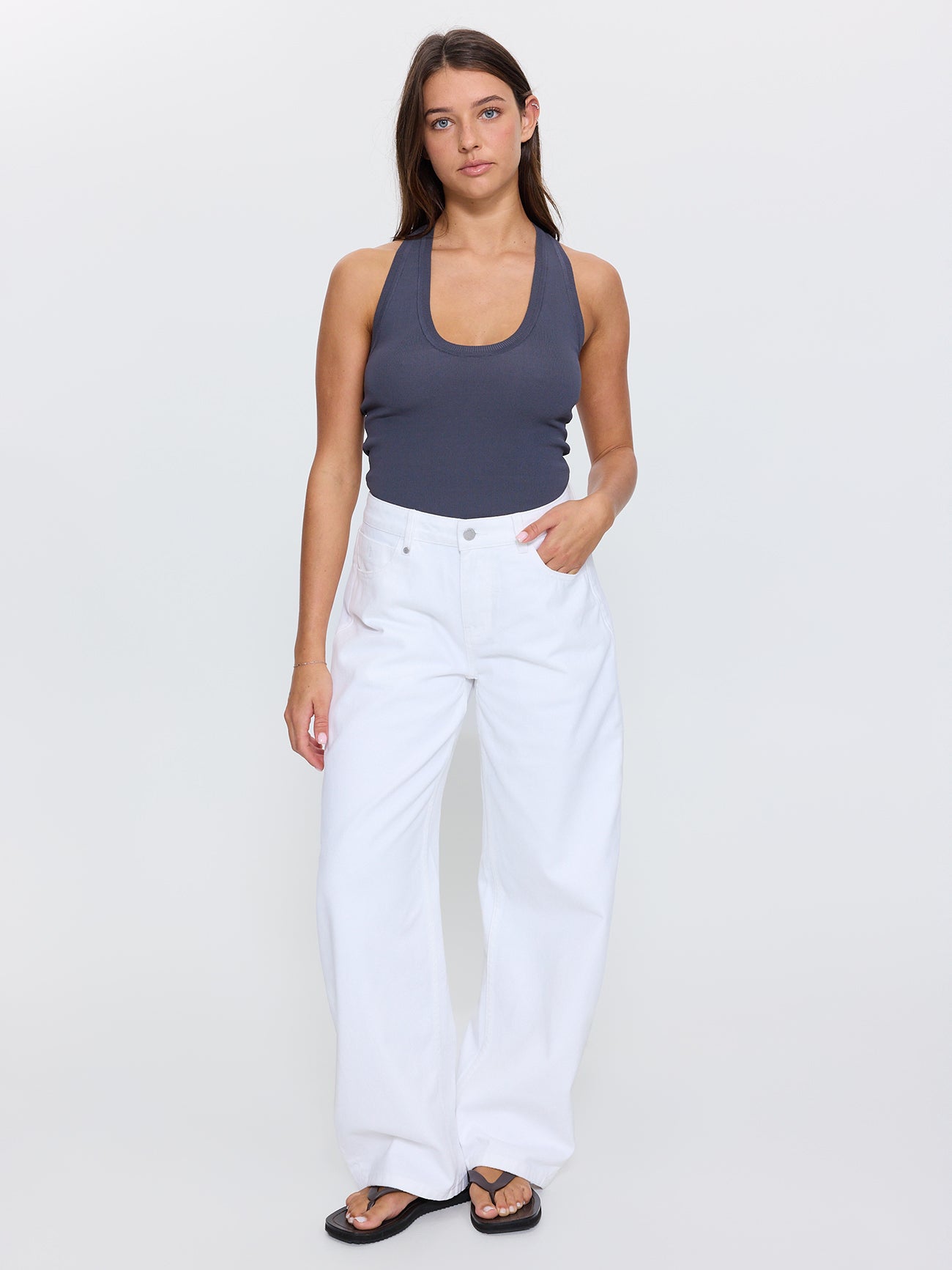 Sloane Low Rise Barrel Jean - Whiteout