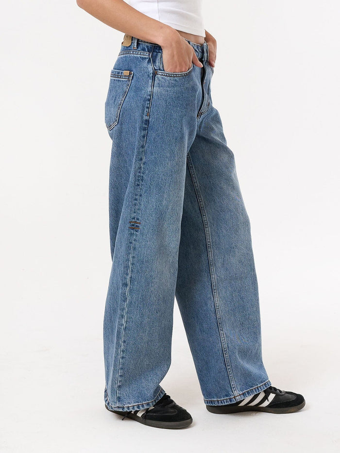 Billie Low Rise Baggy Jean - Weathered Blue