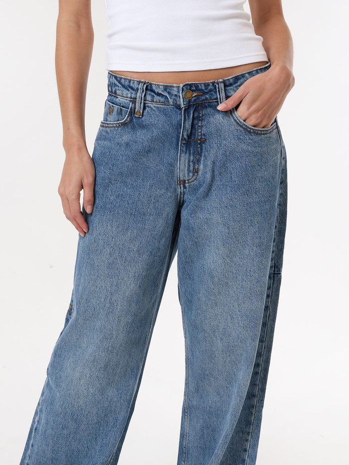 Billie Low Rise Baggy Jean - Weathered Blue