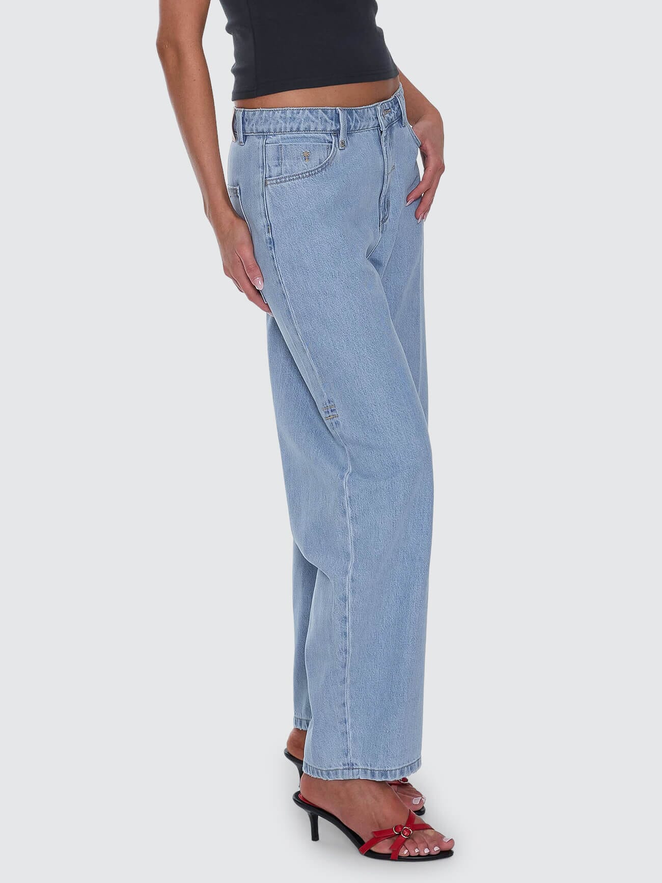 Sloane Low Rise Barrel Jean - Ageless Blue 4