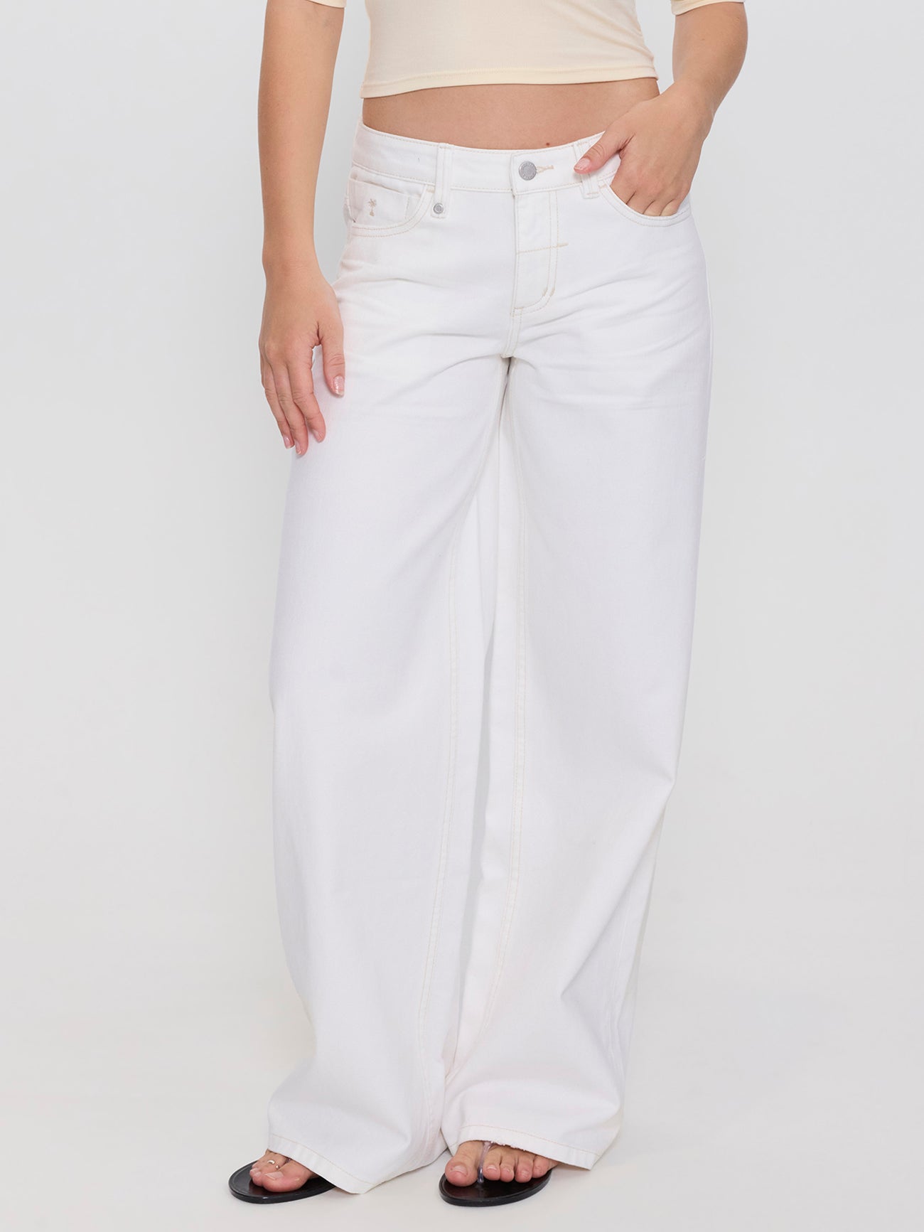 Hunter Low Rise Wide Jean - Bright White 4