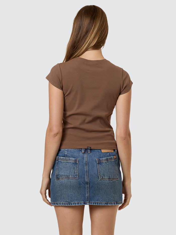 Superior Club Tee - Trader Brown