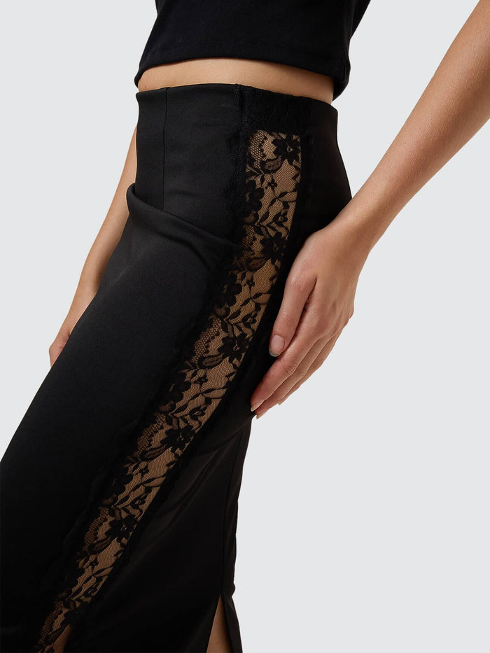 Most Wanted Midi Skirt - Black