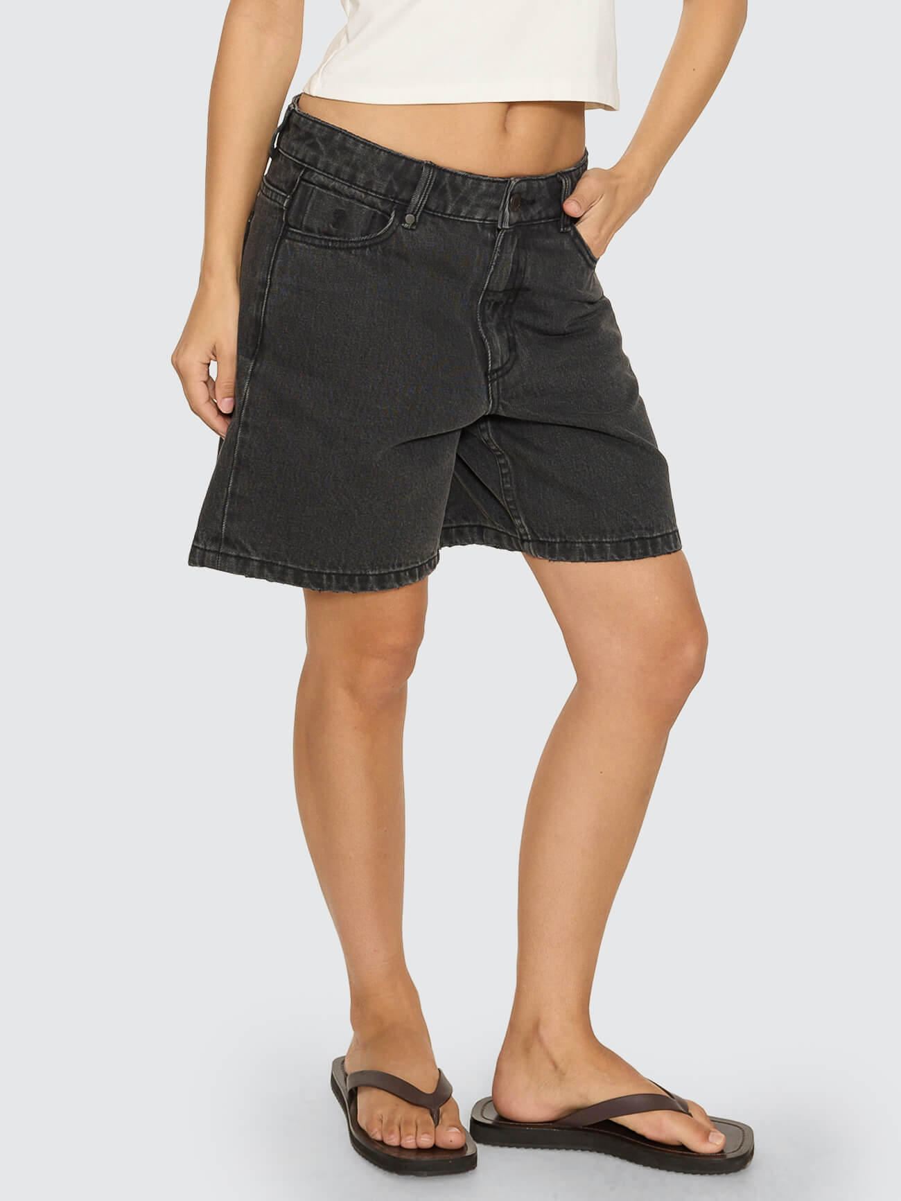 Billie Low Rise Baggy Embro Short - Ash Black 4