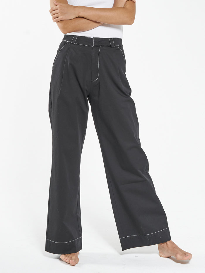 Artist Contrast Pleated Chino Pant - Black